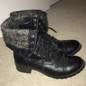 Combat boots